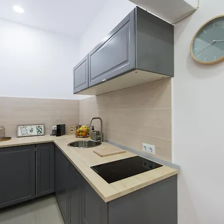 Apartment Gorgeous Flat With Patio And Mountain Views *