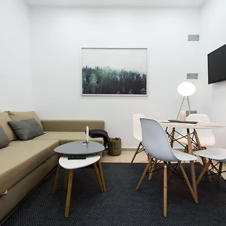 Gorgeous Flat With Patio And Mountain Views Brasov