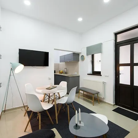 Apartment Gorgeous Flat With Patio And Mountain Views *